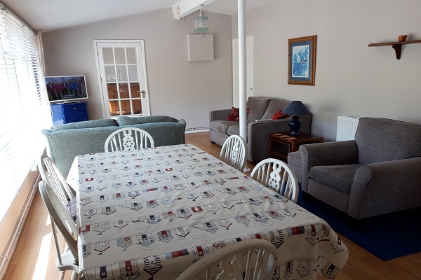 Woodside Lodge Lounge @ Elmrise Park